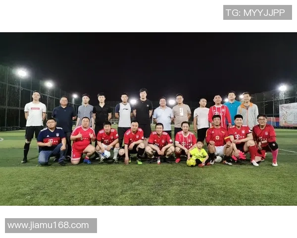 黄芳独家分享足球心得与技巧助你提升球技与战术理解